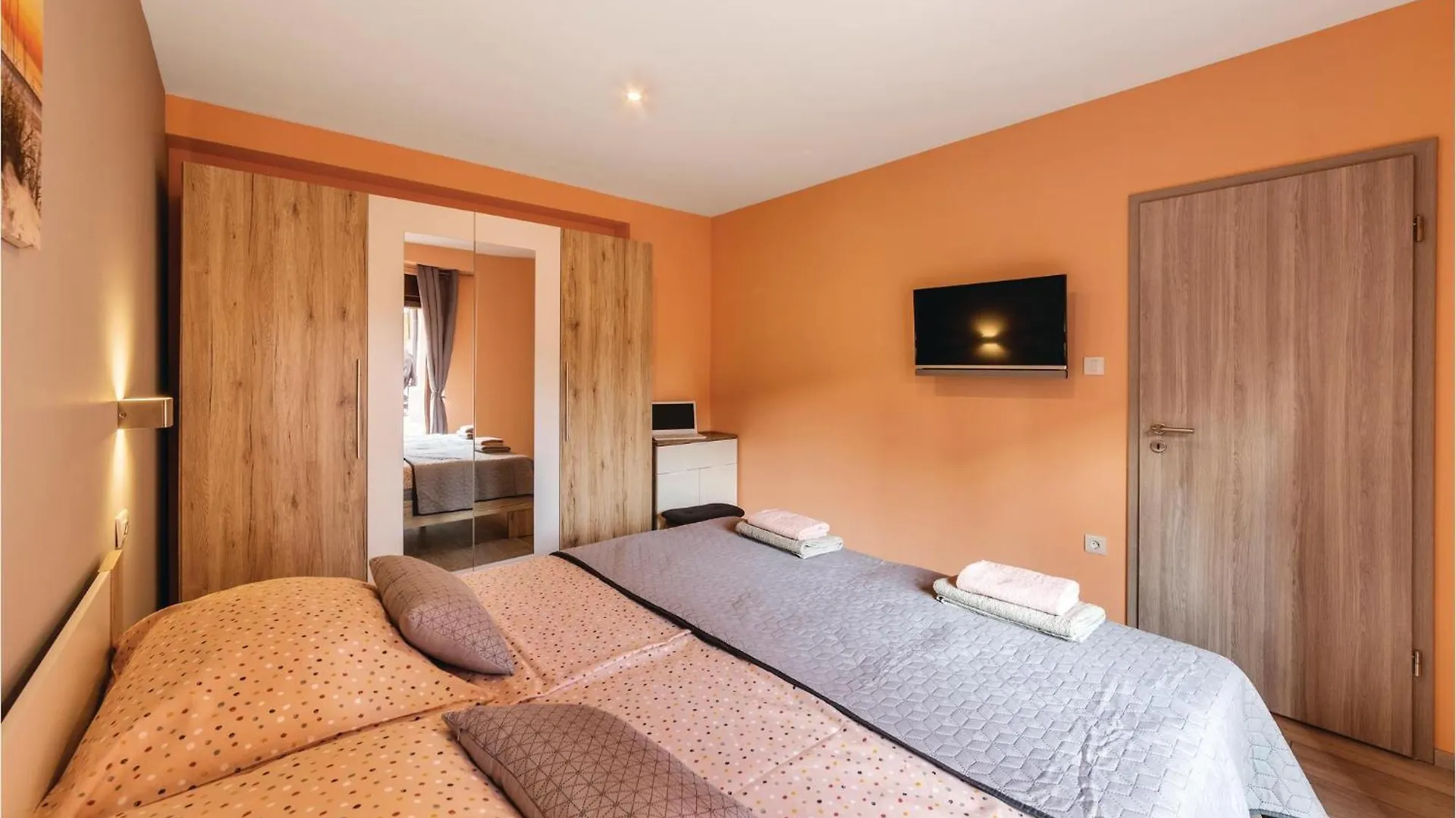 1 Bedroom Stunning Apartment In Pula