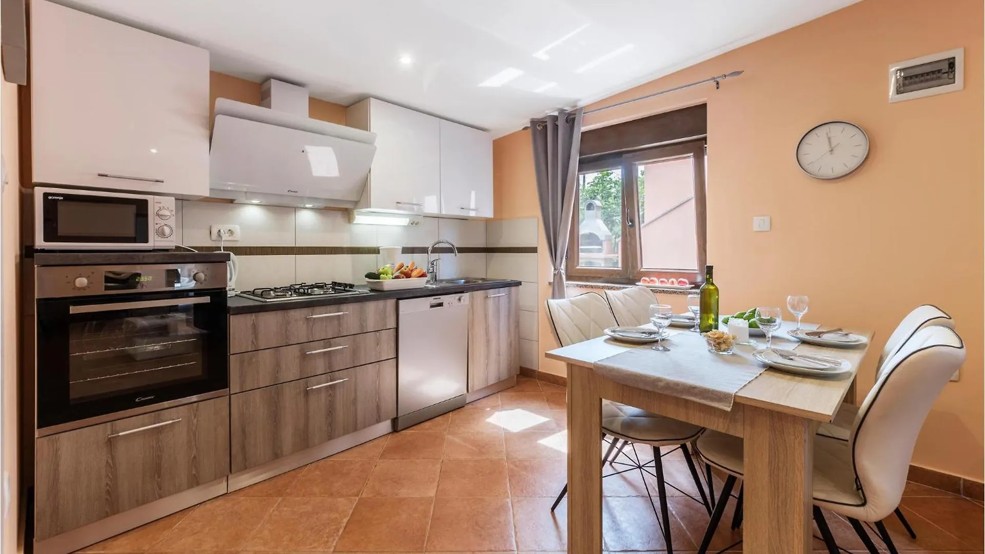 1 Bedroom Stunning Apartment In Pula