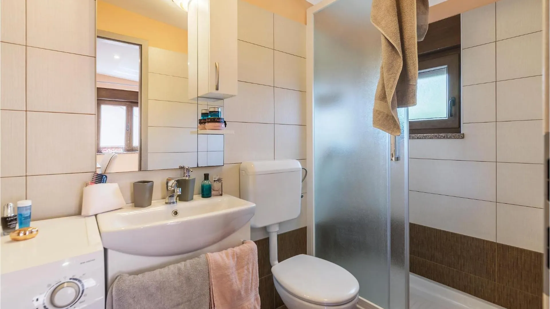1 Bedroom Stunning Apartment In Pula