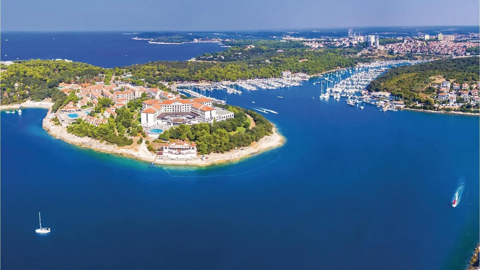 1 Bedroom Stunning Apartment In Pula
