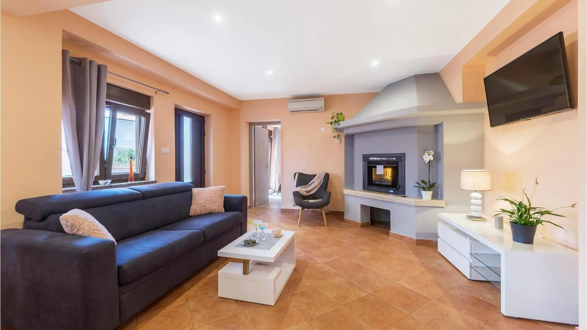 1 Bedroom Stunning Apartment In Pula